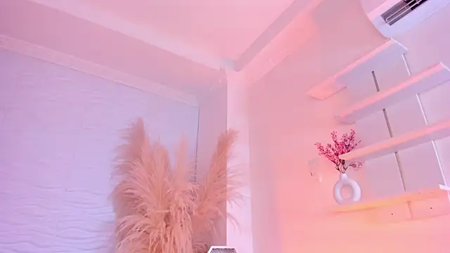 IsabelleFoxx  online show from April 17, 2026, 10:56 pm