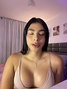Snapshot of IsabelleFoxx_ chatting on May 21, 2026, 12:41 am IsabelleFoxx online show from May 21, 2026, 12:41 am