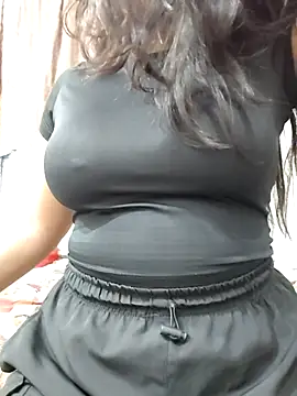 MohiniHott online show from February 13, 2026, 7:41 am