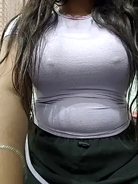 MohiniHott online show from November 18, 2025, 6:17 am