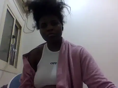 Snapshot of queenzuena chatting on May 5, 2026, 9:07 pm queenzuena online show from May 5, 2026, 9:07 pm