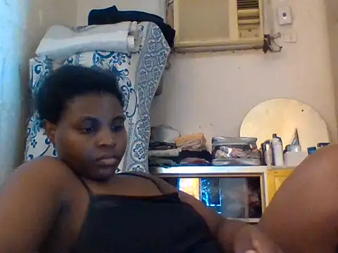 Snapshot of queenzuena chatting on June 23, 2026, 1:42 pm queenzuena online show from June 23, 2026, 1:42 pm