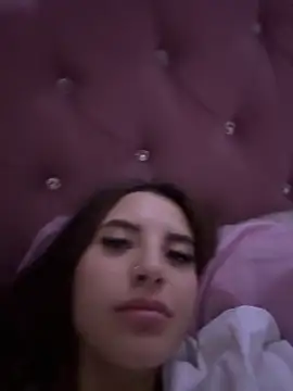 maee angels online show from December 5, 2025, 3:49 am