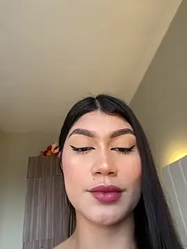 EmmaMartiinez online show from April 30, 2026, 8:38 pm