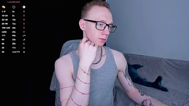 Snapshot of Alex_silents chatting on June 21, 2026, 2:01 pm Alex silents online show from June 21, 2026, 2:01 pm