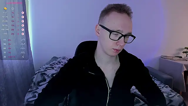 Snapshot of Alex_silents chatting on March 7, 2025, 10:02 am Alex silents online show from March 7, 2025, 10:02 am