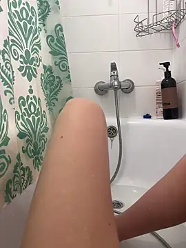 Adela Vetta online show from December 21, 2025, 6:04 am