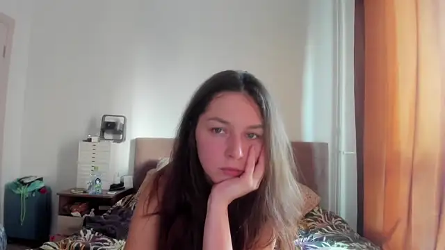 Adela Vetta online show from November 16, 2025, 10:20 am