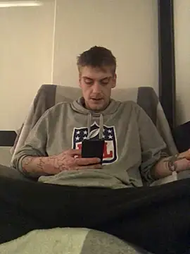 Snapshot of Simboxxx040 chatting on January 10, 2025, 4:33 am Simboxxx040 online show from January 10, 2025, 4:33 am