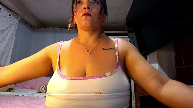 Snapshot of tara_rios chatting on May 14, 2026, 11:35 pm tara rios online show from May 14, 2026, 11:35 pm