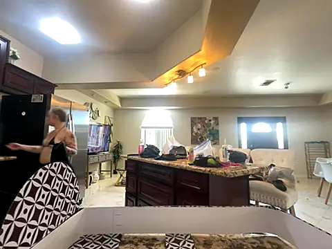 Snapshot of tatted-bitty chatting on September 14, 2025, 8:20 pm tatted-bitty online show from September 14, 2025, 8:20 pm