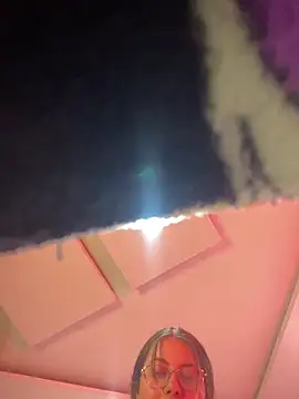 HannyGil online show from March 7, 2026, 6:42 am