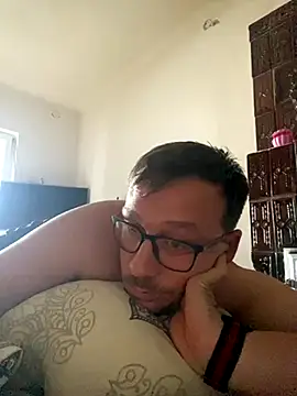 ionut9879 online show from September 12, 2025, 12:16 pm