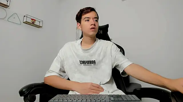 bunny maxi online show from December 3, 2025, 12:26 pm