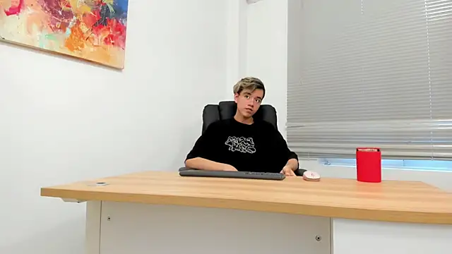 bunny maxi online show from March 13, 2025, 3:28 pm