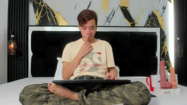 bunny maxi online show from November 21, 2025, 1:32 pm