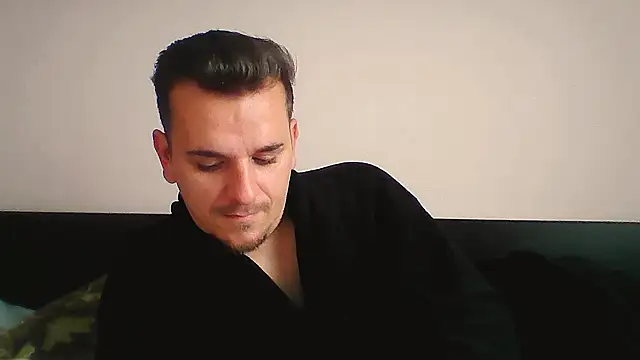 Huge cock22cm online show from November 23, 2025, 9:19 am