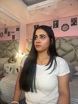 Snapshot of Brenda_Garcia chatting on October 10, 2025, 8:53 pm Brenda Garcia online show from October 10, 2025, 8:53 pm