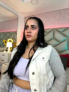 Snapshot of Brenda_Garcia chatting on November 6, 2025, 8:13 pm Brenda Garcia online show from November 6, 2025, 8:13 pm