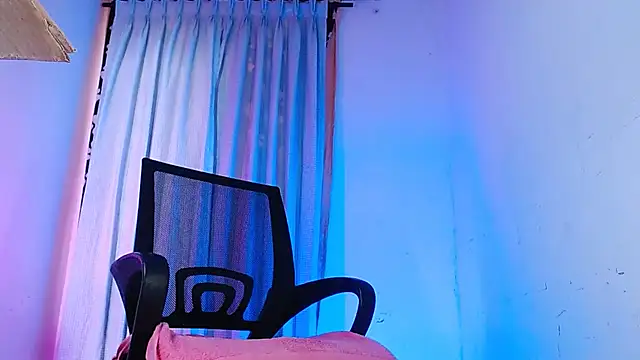 Snapshot of DanteSantoro chatting on February 21, 2026, 1:02 pm DanteSantoro online show from February 21, 2026, 1:02 pm