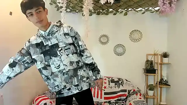 oliverhot2005 online show from November 4, 2025, 7:50 pm