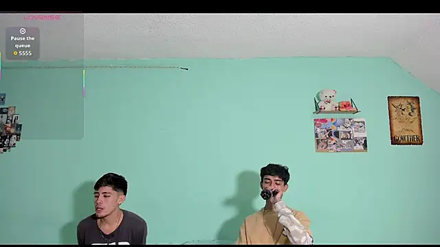 oliverhot2005 online show from October 25, 2025, 3:01 pm