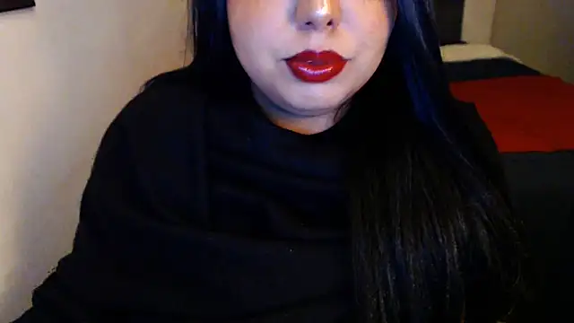 Snapshot of Internacionalist7 chatting on June 18, 2026, 11:32 pm Internacionalist7 online show from June 18, 2026, 11:32 pm