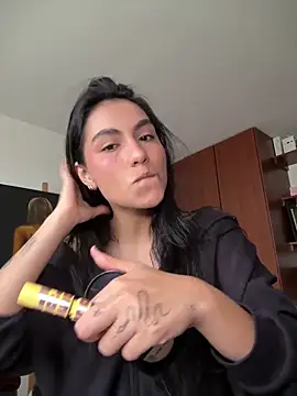 Snapshot of Dahian-peach chatting on May 21, 2026, 9:12 pm Dahian-peach online show from May 21, 2026, 9:12 pm