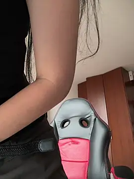 Snapshot of Dahian-peach chatting on May 8, 2026, 4:22 pm Dahian-peach online show from May 8, 2026, 4:22 pm