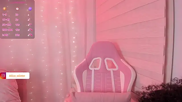 Snapshot of Alice_winter_ chatting on February 4, 2026, 6:14 pm Alice winter online show from February 4, 2026, 6:14 pm