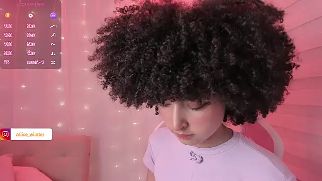 Snapshot of Alice_winter_ chatting on June 24, 2026, 11:02 pm Alice winter online show from June 24, 2026, 11:02 pm