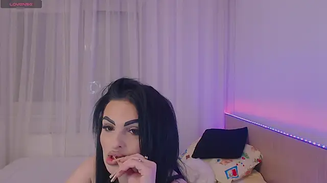 jesselines  online show from May 17, 2026, 4:07 pm