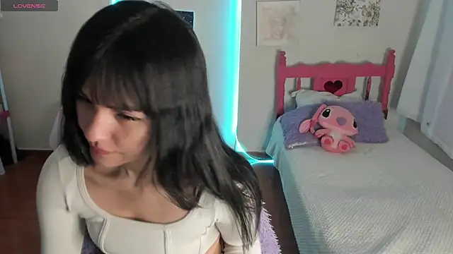 Snapshot of cute_roxy chatting on January 20, 2025, 12:25 am cute roxy online show from January 20, 2025, 12:25 am