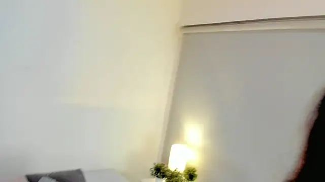 Snapshot of isa_molly chatting on February 28, 2025, 9:55 pm isa molly online show from February 28, 2025, 9:55 pm