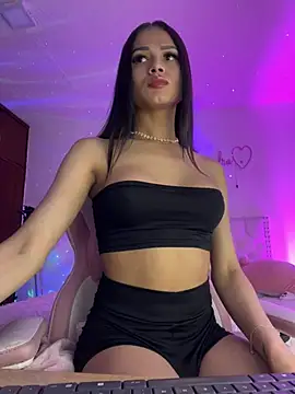 Snapshot of alee_lenoxx chatting on March 2, 2025, 8:38 am alee lenoxx online show from March 2, 2025, 8:38 am