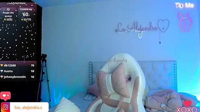 Snapshot of alee_lenoxx chatting on February 17, 2025, 5:36 am alee lenoxx online show from February 17, 2025, 5:36 am