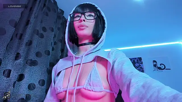 satanbabee online show from November 27, 2025, 12:33 am