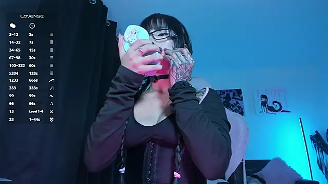 satanbabee online show from April 6, 2026, 11:28 pm