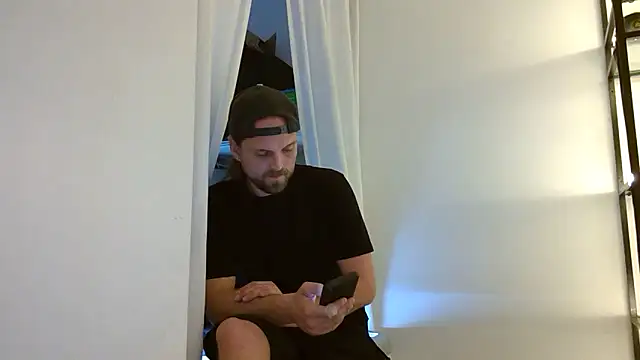 VitaminmanFL online show from March 10, 2025, 1:12 am