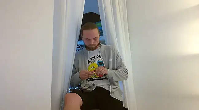 VitaminmanFL online show from February 1, 2025, 11:37 pm