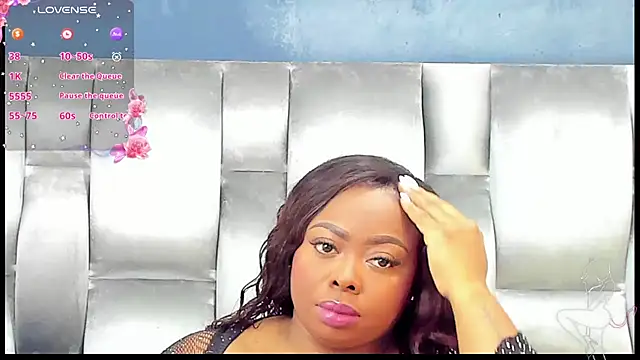 Snapshot of CamilaBenitez chatting on October 25, 2025, 7:36 pm CamilaBenitez online show from October 25, 2025, 7:36 pm