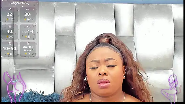 Snapshot of CamilaBenitez chatting on September 14, 2025, 1:06 am CamilaBenitez online show from September 14, 2025, 1:06 am