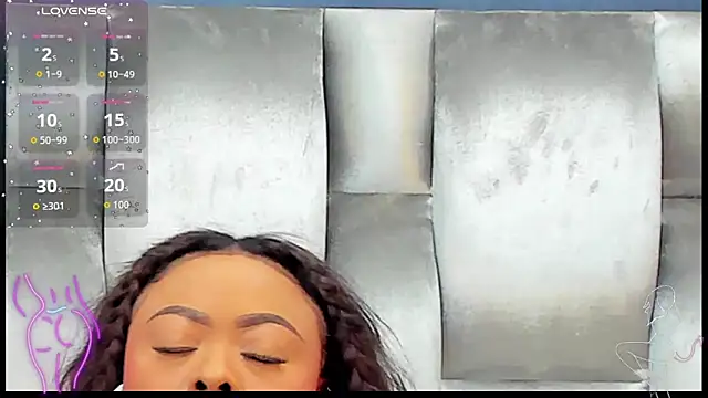 Snapshot of CamilaBenitez chatting on October 3, 2025, 1:31 am CamilaBenitez online show from October 3, 2025, 1:31 am