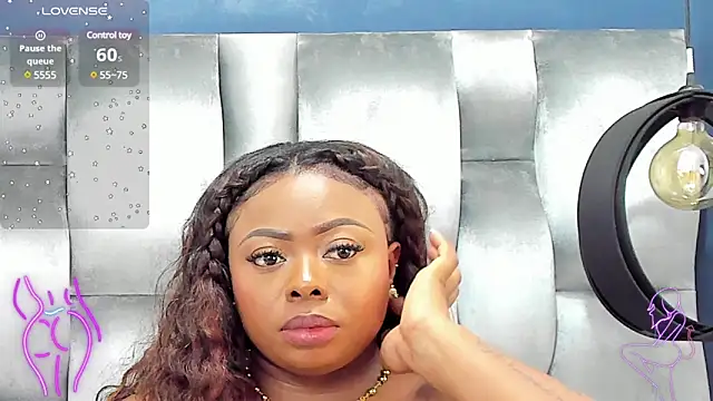 Snapshot of CamilaBenitez chatting on March 21, 2025, 4:28 am CamilaBenitez online show from March 21, 2025, 4:28 am