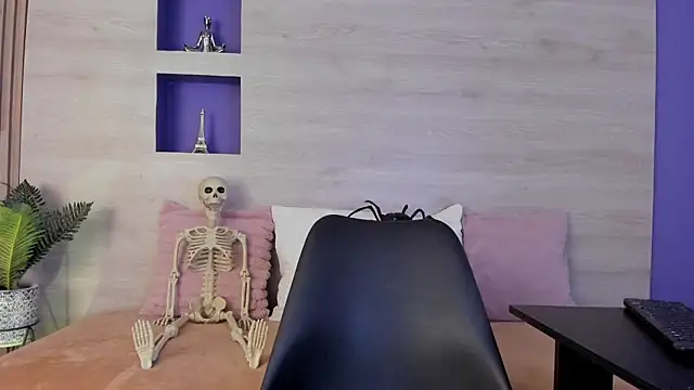 Dakotagloss online show from October 17, 2025, 9:38 pm