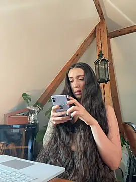 Snapshot of emiliasommer chatting on July 9, 2026, 1:32 pm emiliasommer online show from July 9, 2026, 1:32 pm