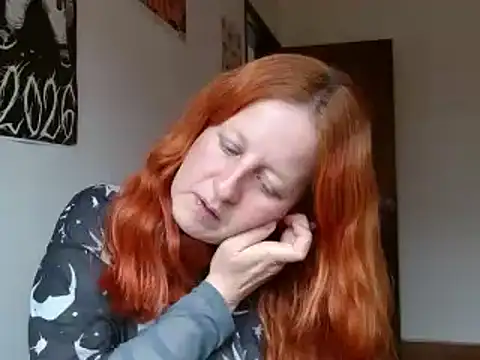 Snapshot of ViioletaMora chatting on February 2, 2026, 6:40 pm ViioletaMora online show from February 2, 2026, 6:40 pm