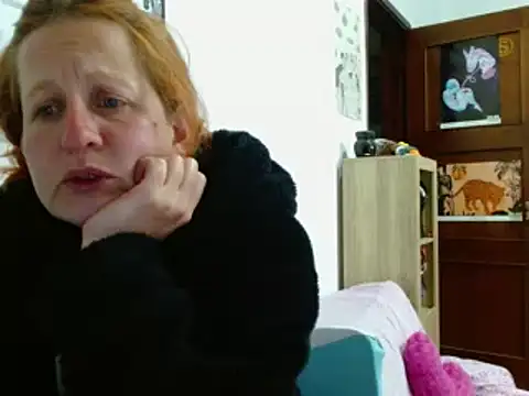 Snapshot of ViioletaMora chatting on February 20, 2026, 6:26 am ViioletaMora online show from February 20, 2026, 6:26 am