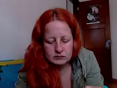 ViioletaMora online show from September 28, 2025, 8:05 pm