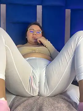 alice love052 online show from February 26, 2026, 4:01 am